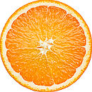 Aufsicht von einer halbierten Orange mit saftigem Fruchtfleisch