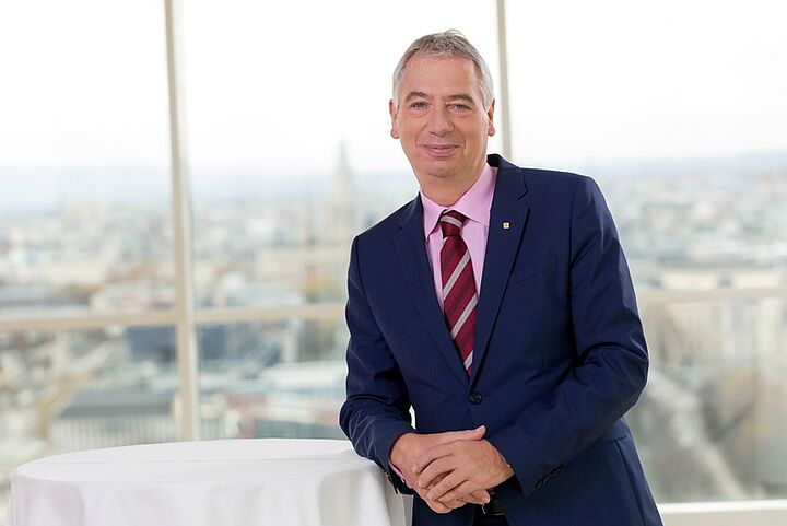 Leiter des Partner Vertriebes Gehard Heine.