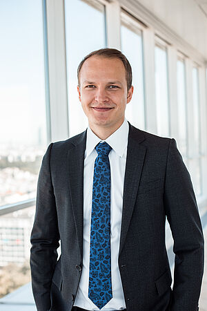 Porträt von Tobias Lorenz.