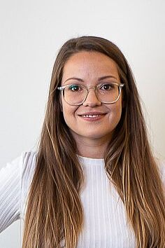 Porträt von Anna Tokmak.