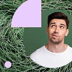 Collage mit dem Foto eines jungen Mannes im weißen T-Shirt, der grübelnd nach oben schaut und den Mund verzieht. Das Bild steht auf einem grünen Hintergrund mit lila Grafikelementen.